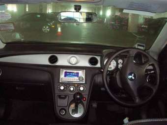 2004 Mitsubishi Outlander Pictures