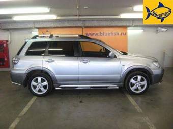 2004 Mitsubishi Outlander Pictures