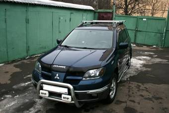 2004 Mitsubishi Outlander Photos