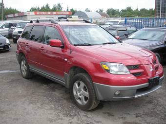 2004 Mitsubishi Outlander Photos