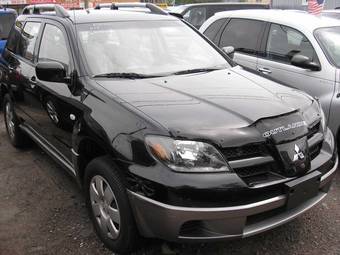 2004 Mitsubishi Outlander Pictures