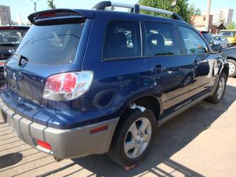 2004 Mitsubishi Outlander Pictures