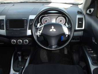 2006 Mitsubishi Outlander Pictures