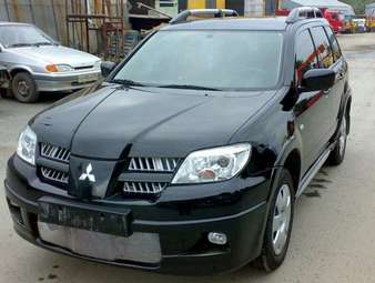 2006 Mitsubishi Outlander Photos