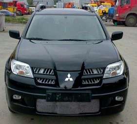 2006 Mitsubishi Outlander Photos