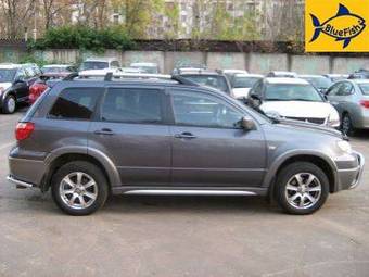 2006 Mitsubishi Outlander Photos