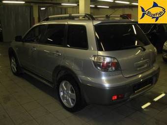 2006 Mitsubishi Outlander Pictures