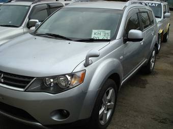 2006 Mitsubishi Outlander Photos