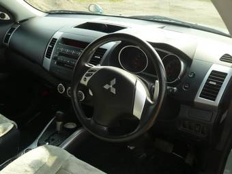 2006 Mitsubishi Outlander Photos