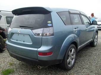 2006 Mitsubishi Outlander Photos