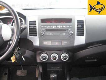 2007 Mitsubishi Outlander Photos