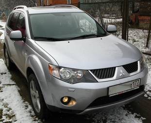 2007 Mitsubishi Outlander Pictures