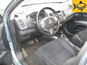 2007 Mitsubishi Outlander Photos