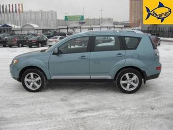 2008 Mitsubishi Outlander Pictures