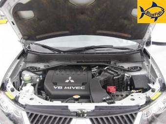 2008 Mitsubishi Outlander Pictures