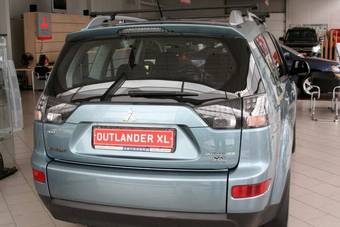 2009 Mitsubishi Outlander Pictures
