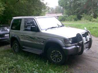 1993 Mitsubishi Pajero Pictures