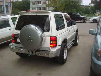 1993 Mitsubishi Pajero Pictures