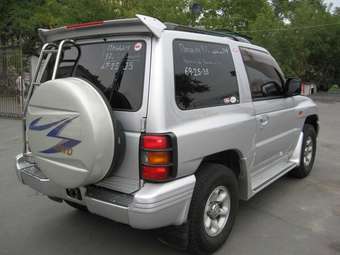 1997 Mitsubishi Pajero Images