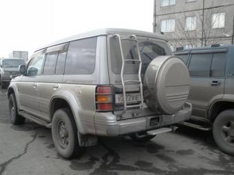 1997 Mitsubishi Pajero Images