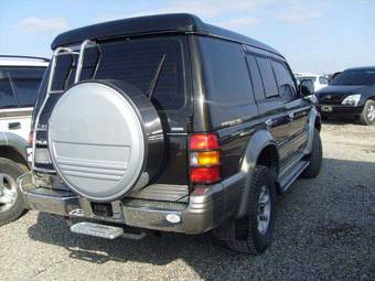 1997 Mitsubishi Pajero Pictures