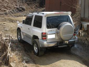 1997 Mitsubishi Pajero Images