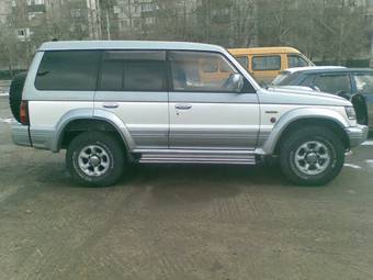 1997 Mitsubishi Pajero Photos