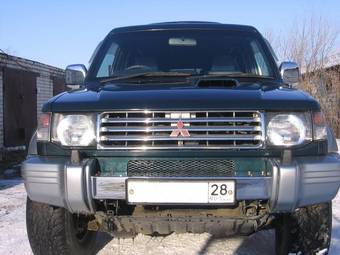 1997 Mitsubishi Pajero Photos