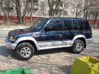 1997 Mitsubishi Pajero Photos