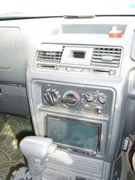 1997 Mitsubishi Pajero Photos