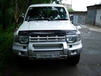 1997 Mitsubishi Pajero Pictures