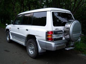 1997 Mitsubishi Pajero Pictures