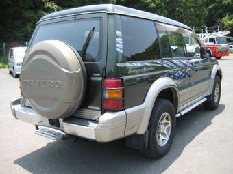 1997 Mitsubishi Pajero Pictures