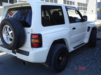 1997 Mitsubishi Pajero Photos