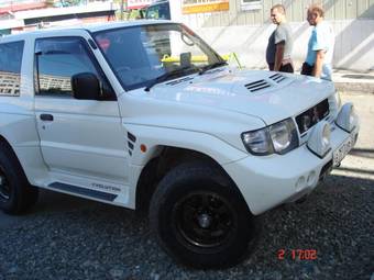 1997 Mitsubishi Pajero Photos