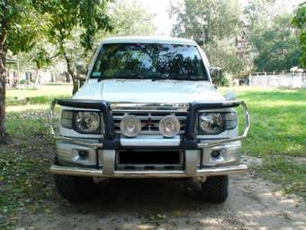 1997 Mitsubishi Pajero Photos