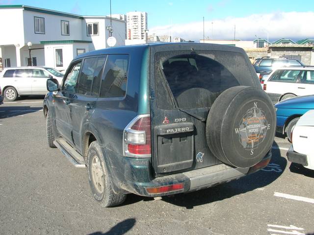 2000 Mitsubishi Pajero