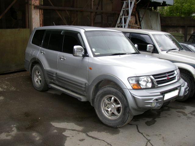 2000 Mitsubishi Pajero