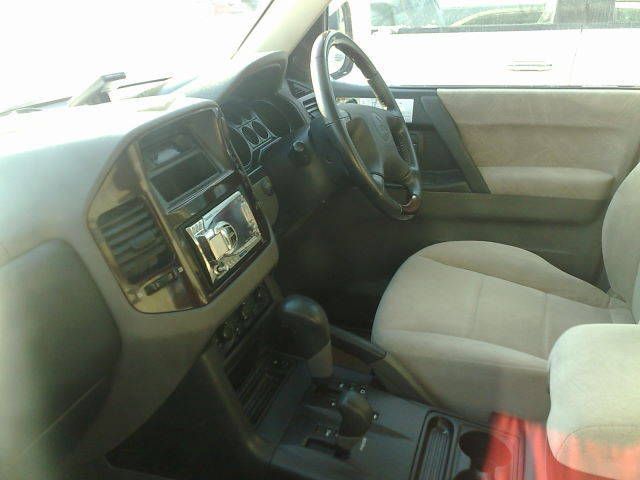 2000 Mitsubishi Pajero