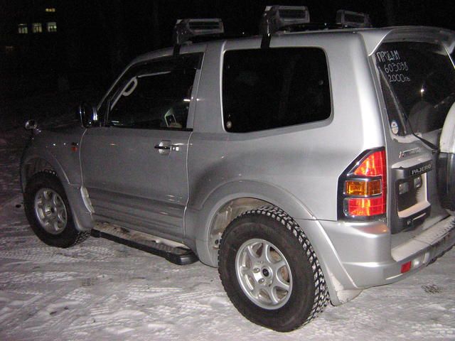 2000 Mitsubishi Pajero