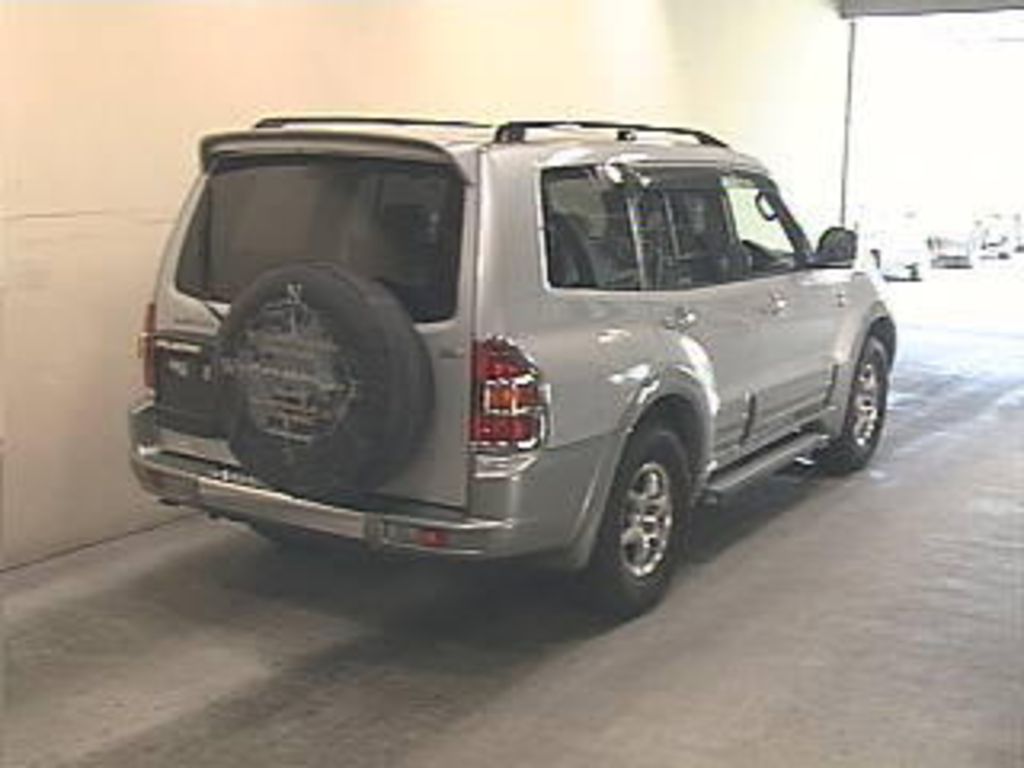 2000 Mitsubishi Pajero