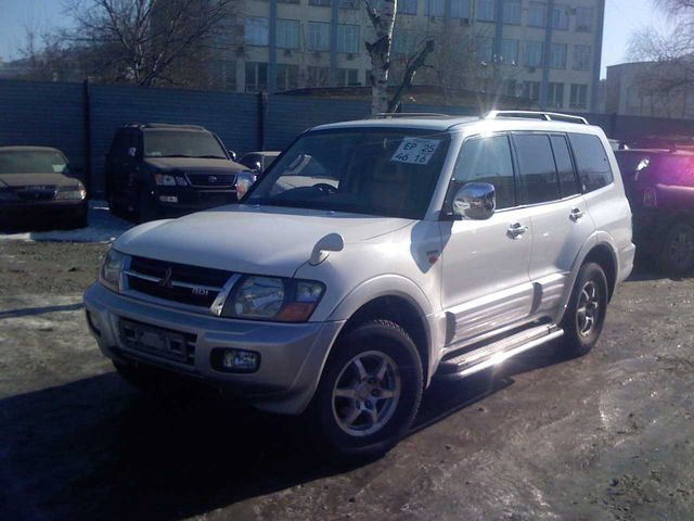 2000 Mitsubishi Pajero