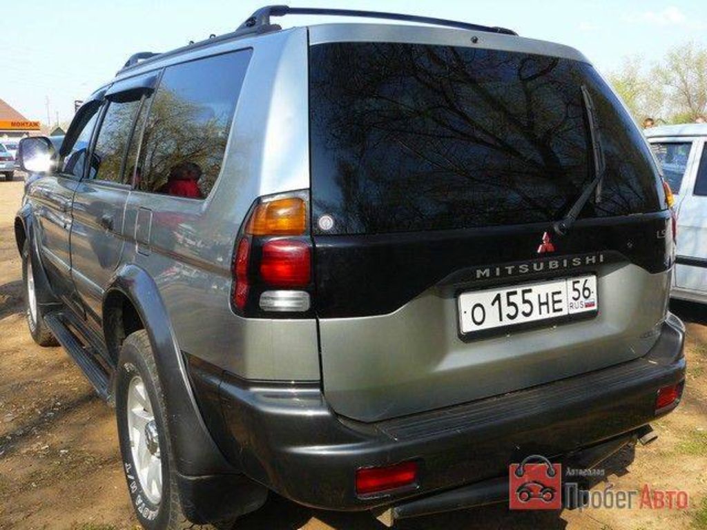 2000 Mitsubishi Pajero