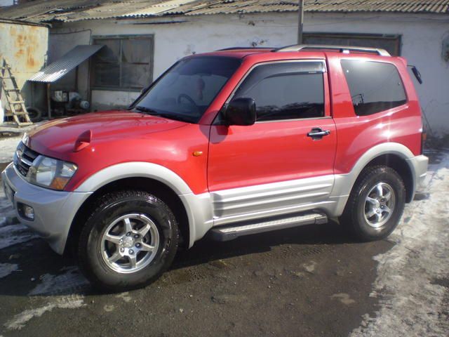 2000 Mitsubishi Pajero