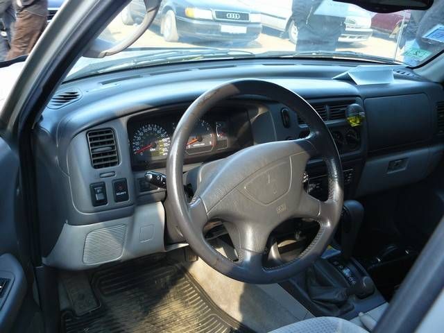 2000 Mitsubishi Pajero