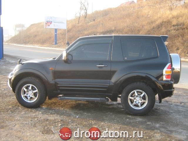 2000 Mitsubishi Pajero