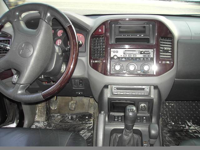 2002 Mitsubishi Pajero