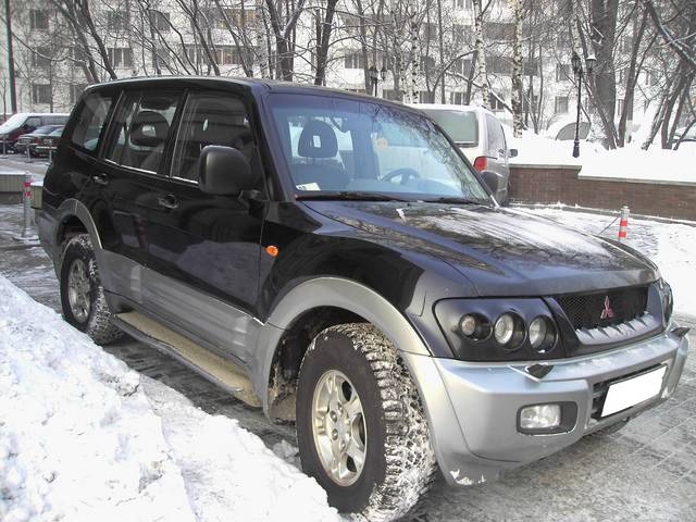 2002 Mitsubishi Pajero