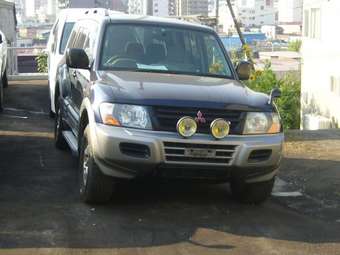 2002 Mitsubishi Pajero Pictures