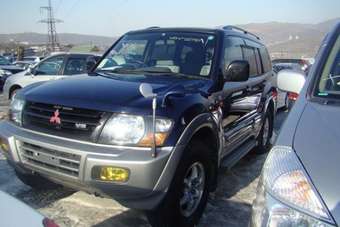 2002 Mitsubishi Pajero Pictures